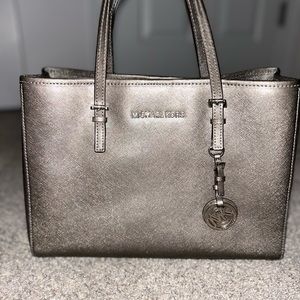 Micheal Kors Silver Handbag